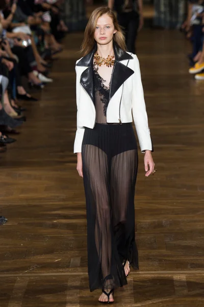Look 13